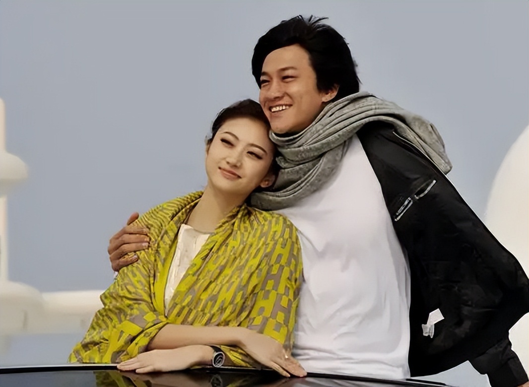 北景甜南奕欢：一个资源拿到手软，一个沉沦网大，今差距一目了然