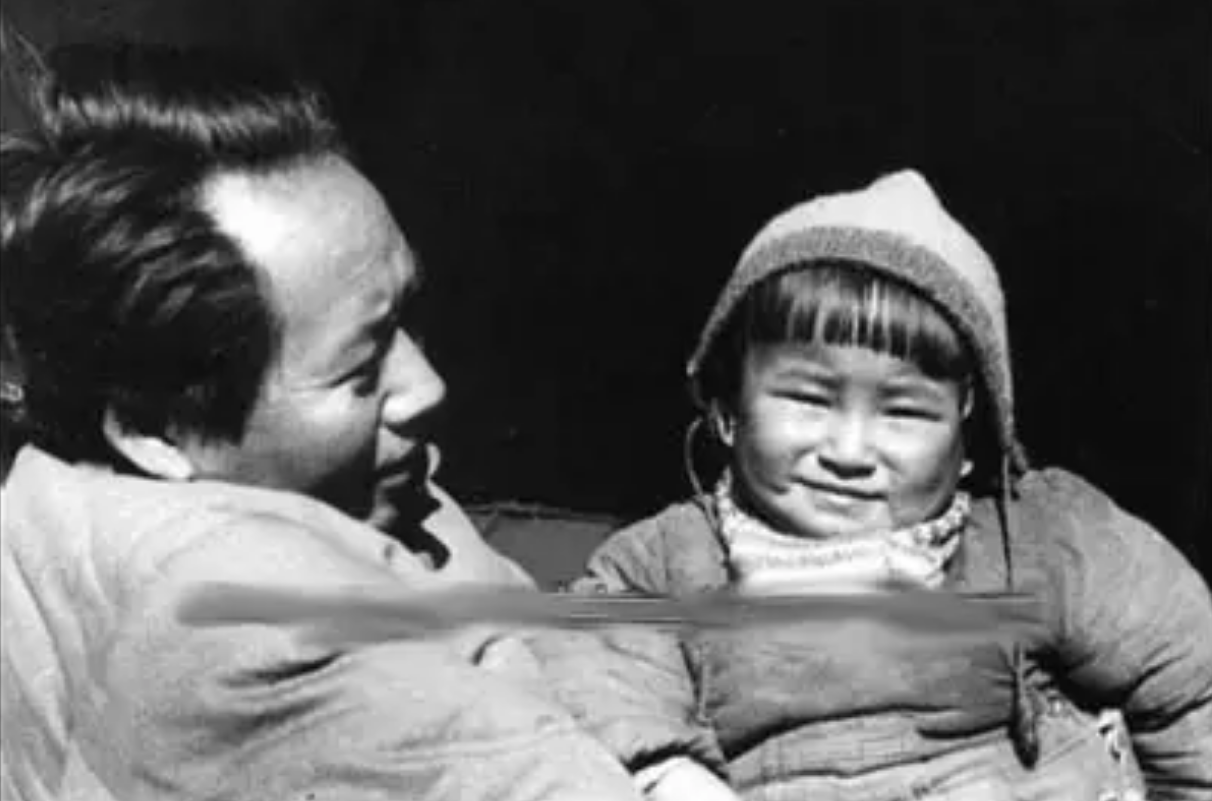 1969年九大召开，代表名单上出现李讷，毛主席：把她换成警卫战士