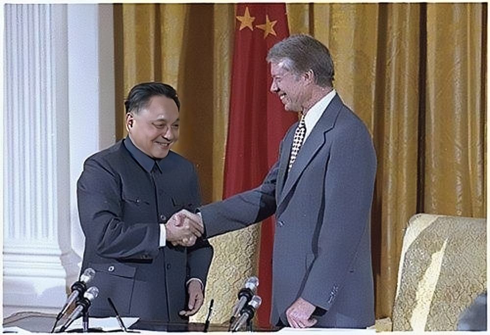 1979年，中越战争爆发，越南还傻等大哥支援呢，其实邓小平只用了两招