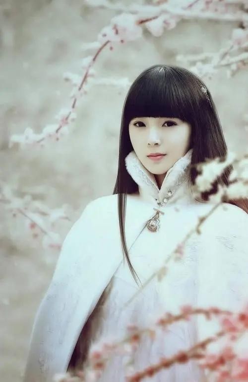 同样是“红衣造型”，杨幂娇俏像少女，赵丽颖霸气十足