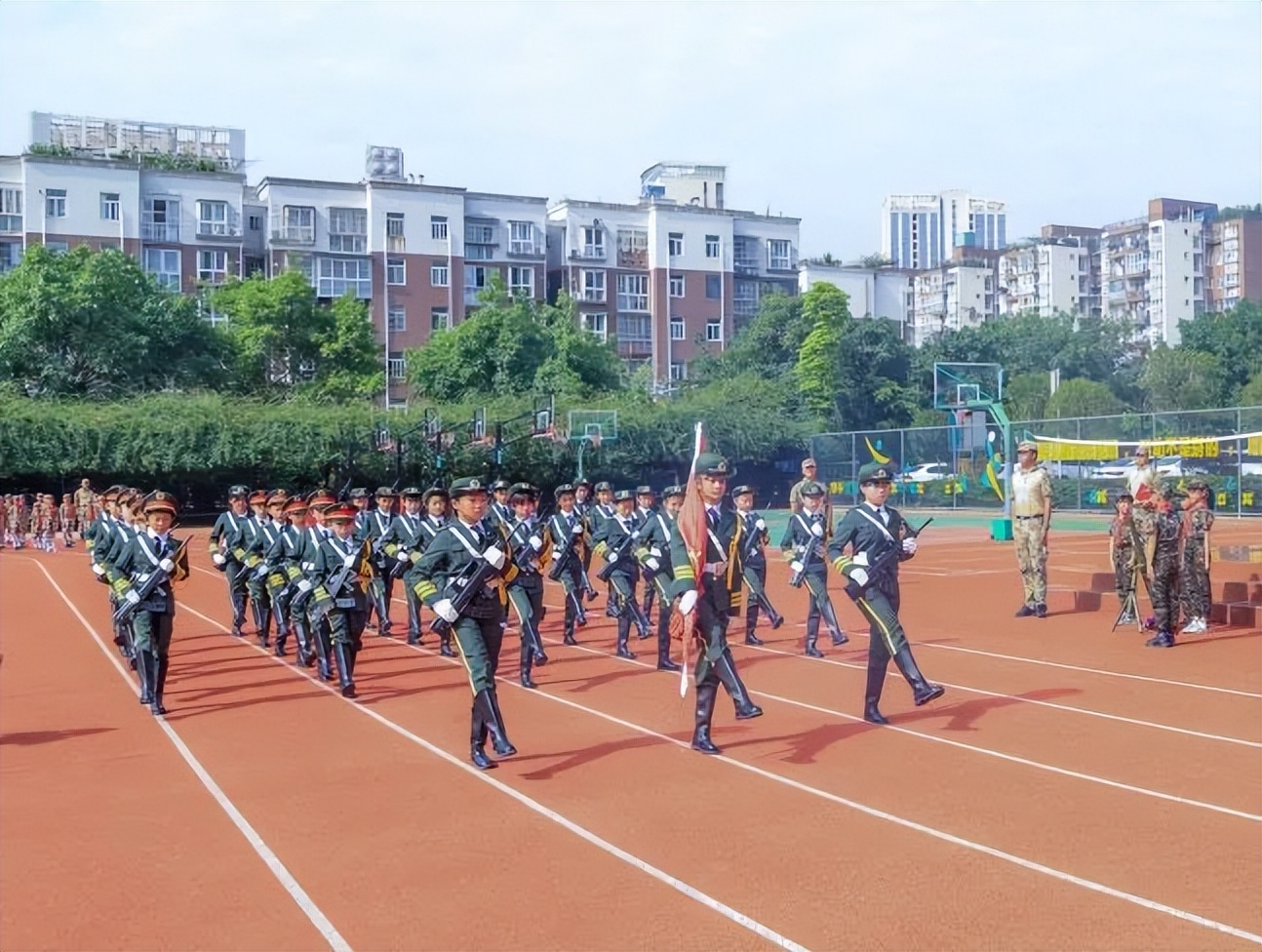 南湖小学学生开展为期10天国防教育学习体验活动并进行汇报展示