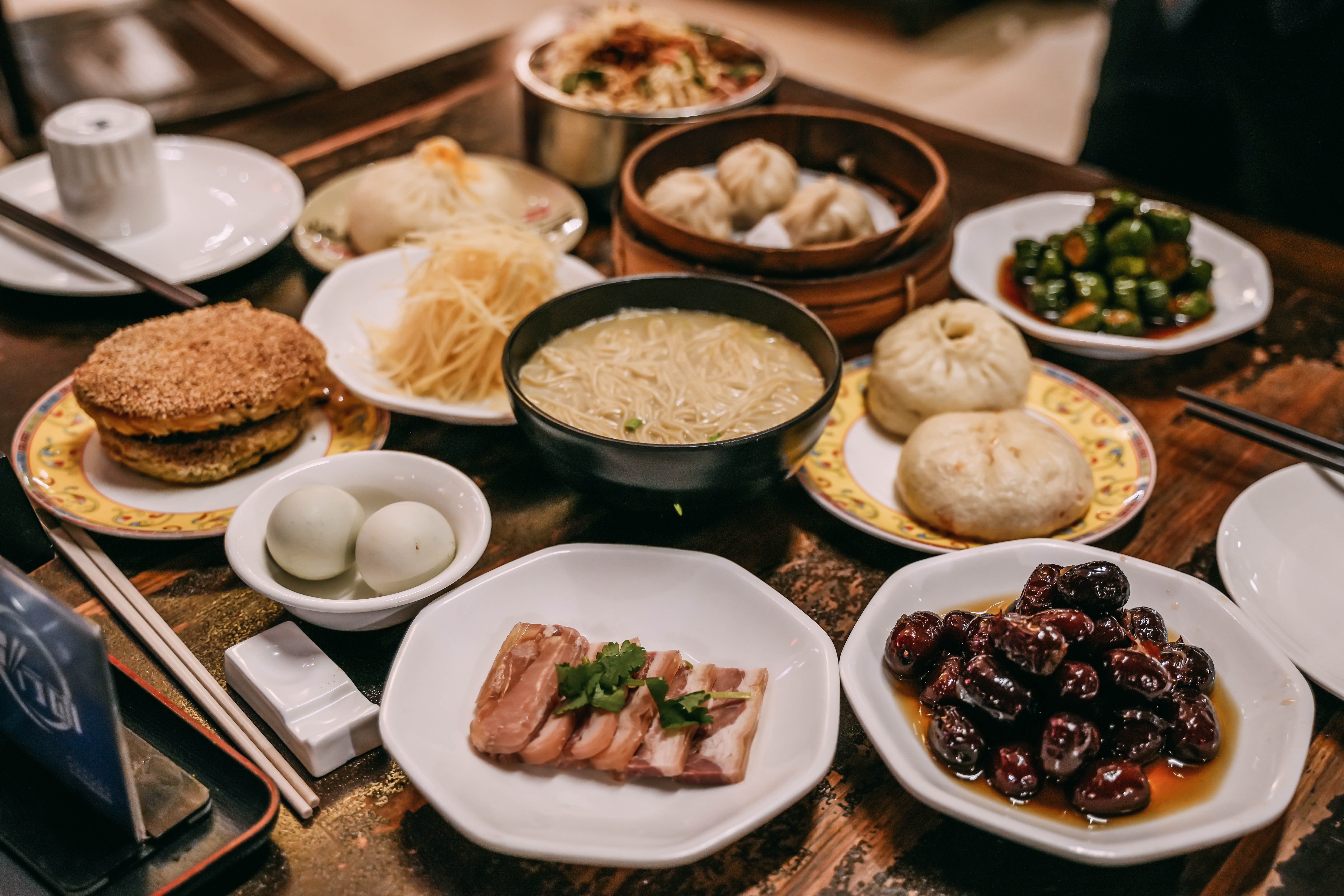 "吃早茶"在泰州又被称为"皮包水",被这独特的称谓吸引,一直很想体验