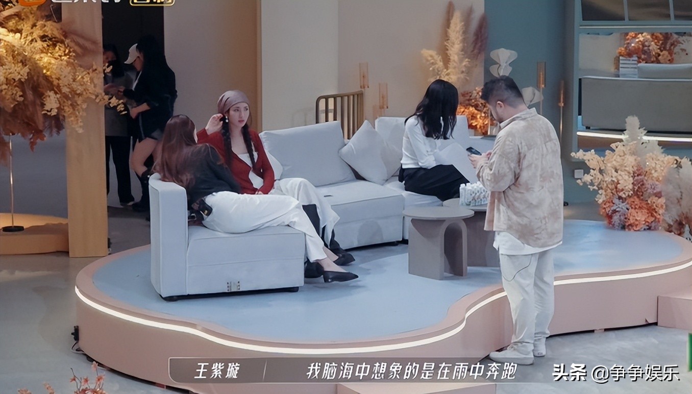 《乘风破浪》郑秀妍高音炸裂，王紫璇含泪微笑，舞台表现力满分