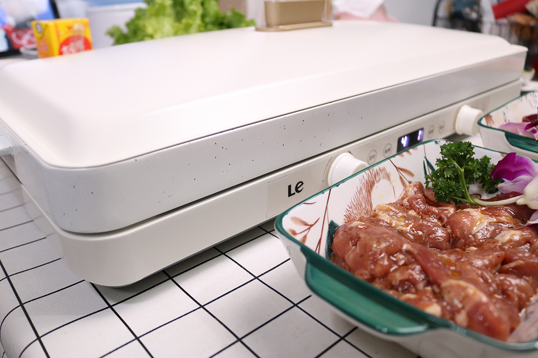 登上饭桌的移动灶台 用乐视嗨烤盘才知道在家吃烤肉到底有多香