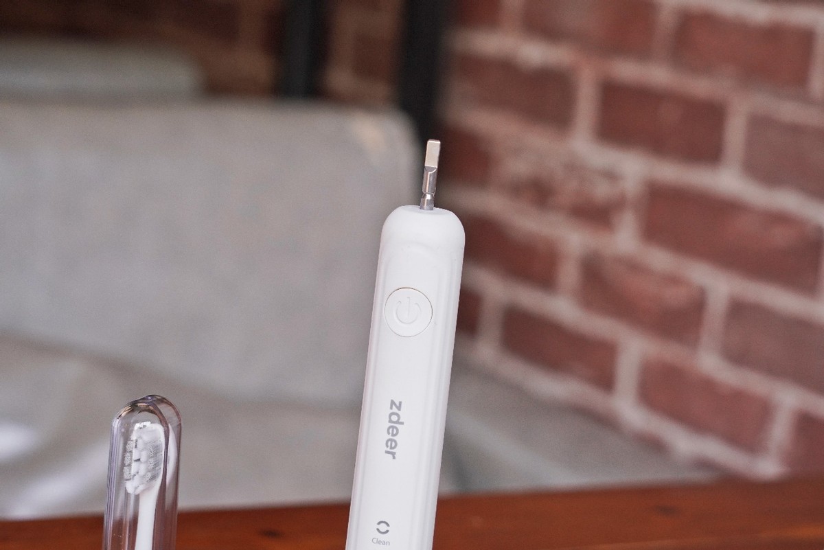 左点声波电动牙刷体验：清新简洁风设计，199元到底值不值