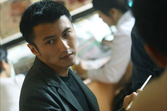 刘嘉玲被劫，谢霆锋入狱，张柏芝险丧命，20年前娱乐圈有多黑暗？