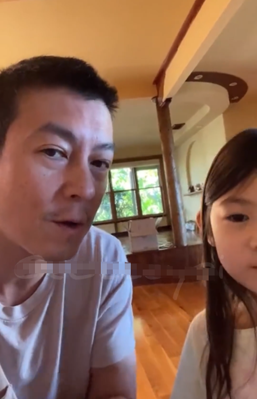 陈冠希承认撞脸赵本山！直言联名很值钱，与女儿嘴对嘴亲吻引热议