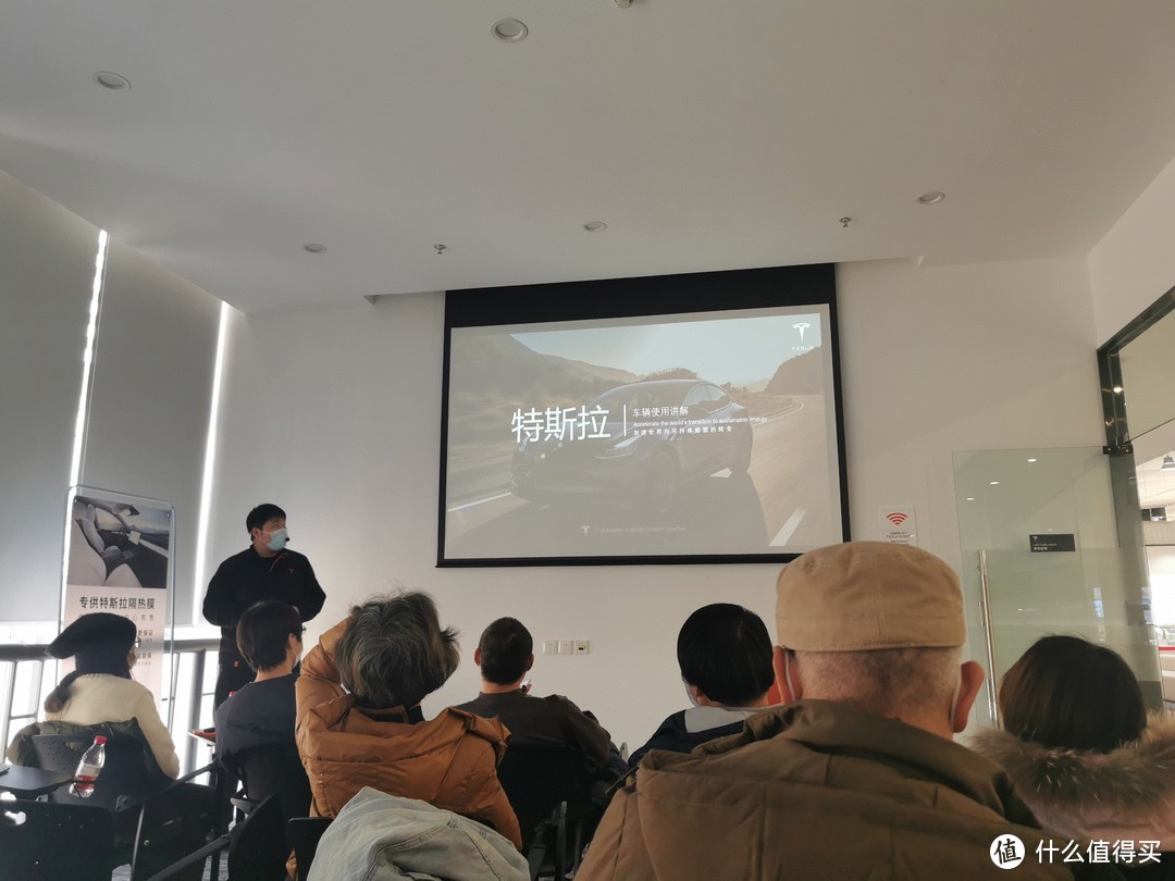 订车后连涨三次价的特斯拉Model Y Performance 高性能版提车记