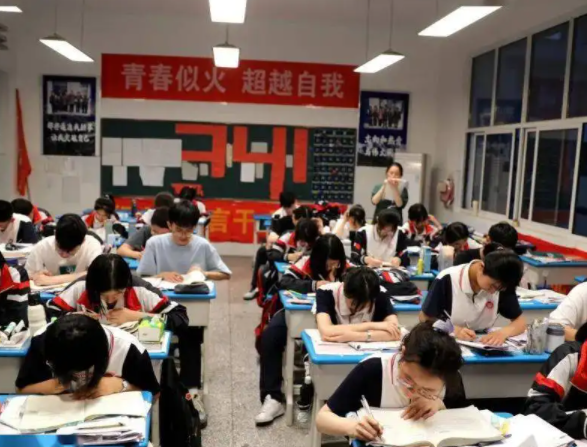 南京大学的辉煌校史，几大院系被拆成19所大学，如今仍为顶尖大学