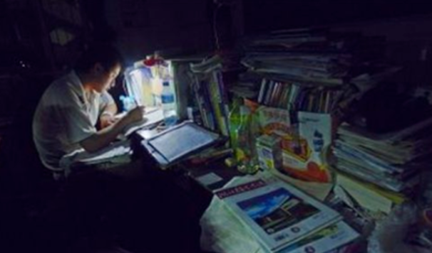 16年前，那个高考故意交白卷的河南“零分少女”，如今怎样了？