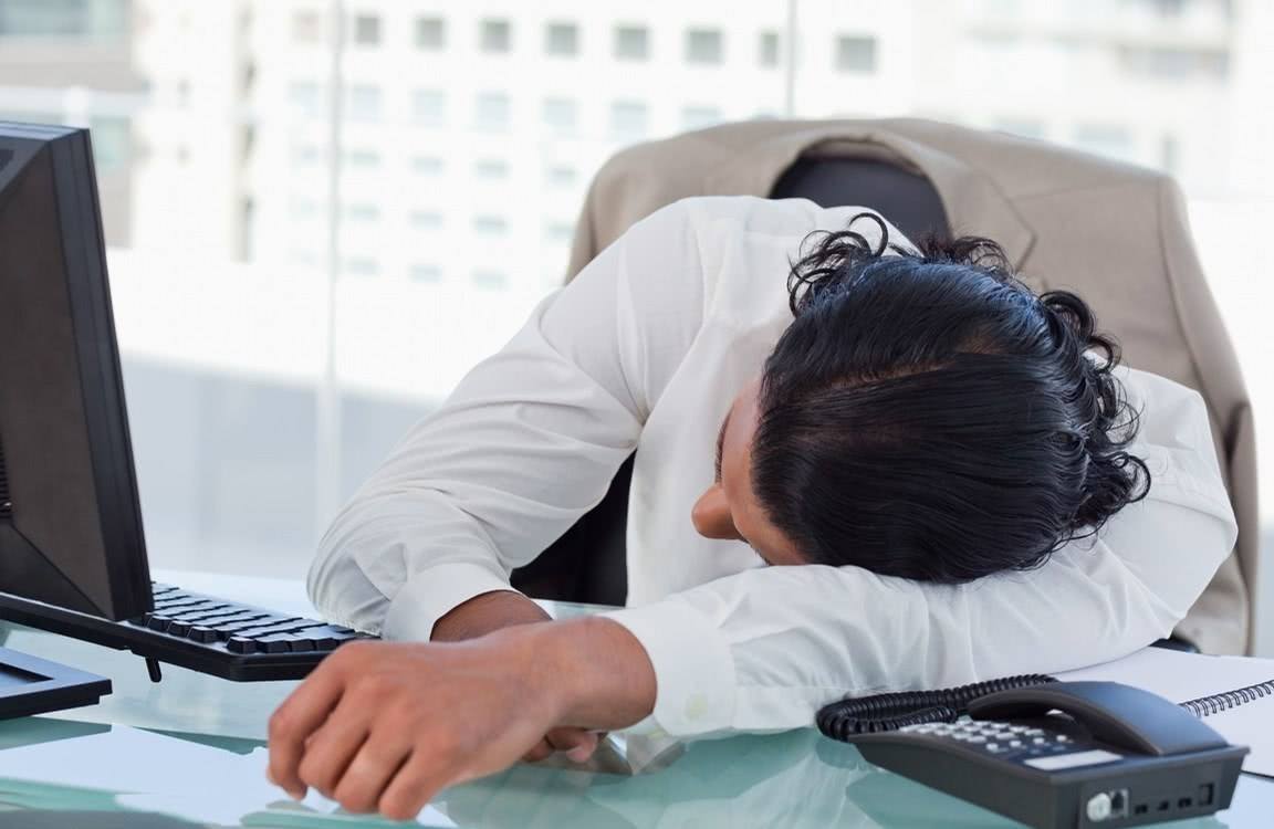 疲倦是跟疾病有关,原因大致可分为以下几大类:1,感染身体生病感冒时