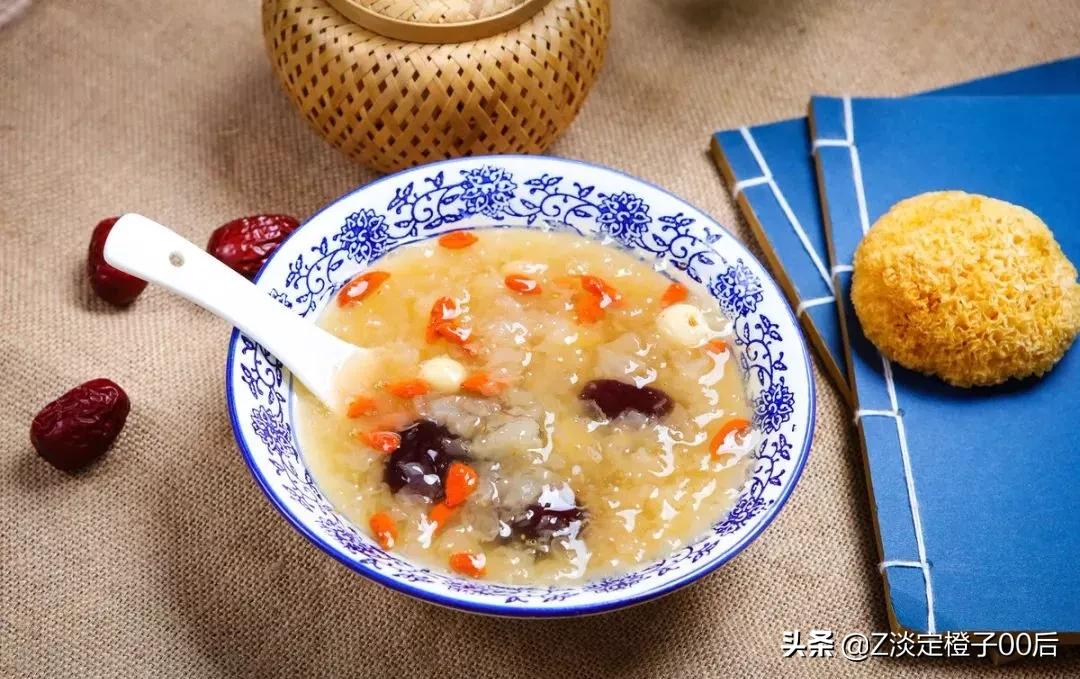 几种银耳汤的做法，软糯黏稠，香甜可口，多喝有好处哦