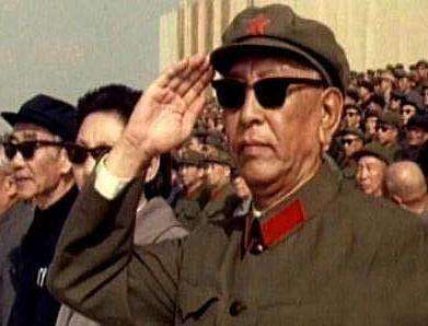 1984年，媒体称“前国防部长说香港不驻军”，邓小平：他没资格说