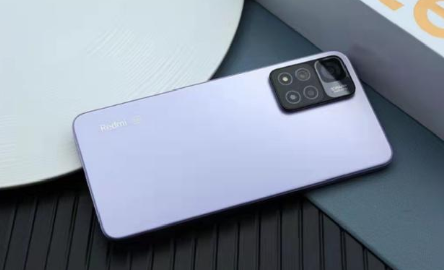 红米Note12Pro晋级新一代钉子户，E4屏下放，售价依然是亮点