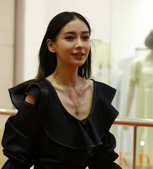 可头大身小排骨胸,女明星们瘦得这么病态也惊悚