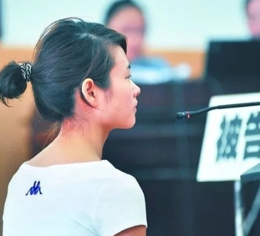 湖北女服务员的坎坷人生