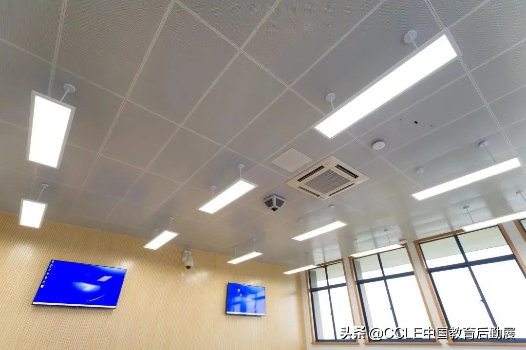 智慧教室长啥样？一起来看这个高科技打造的“网红教室”