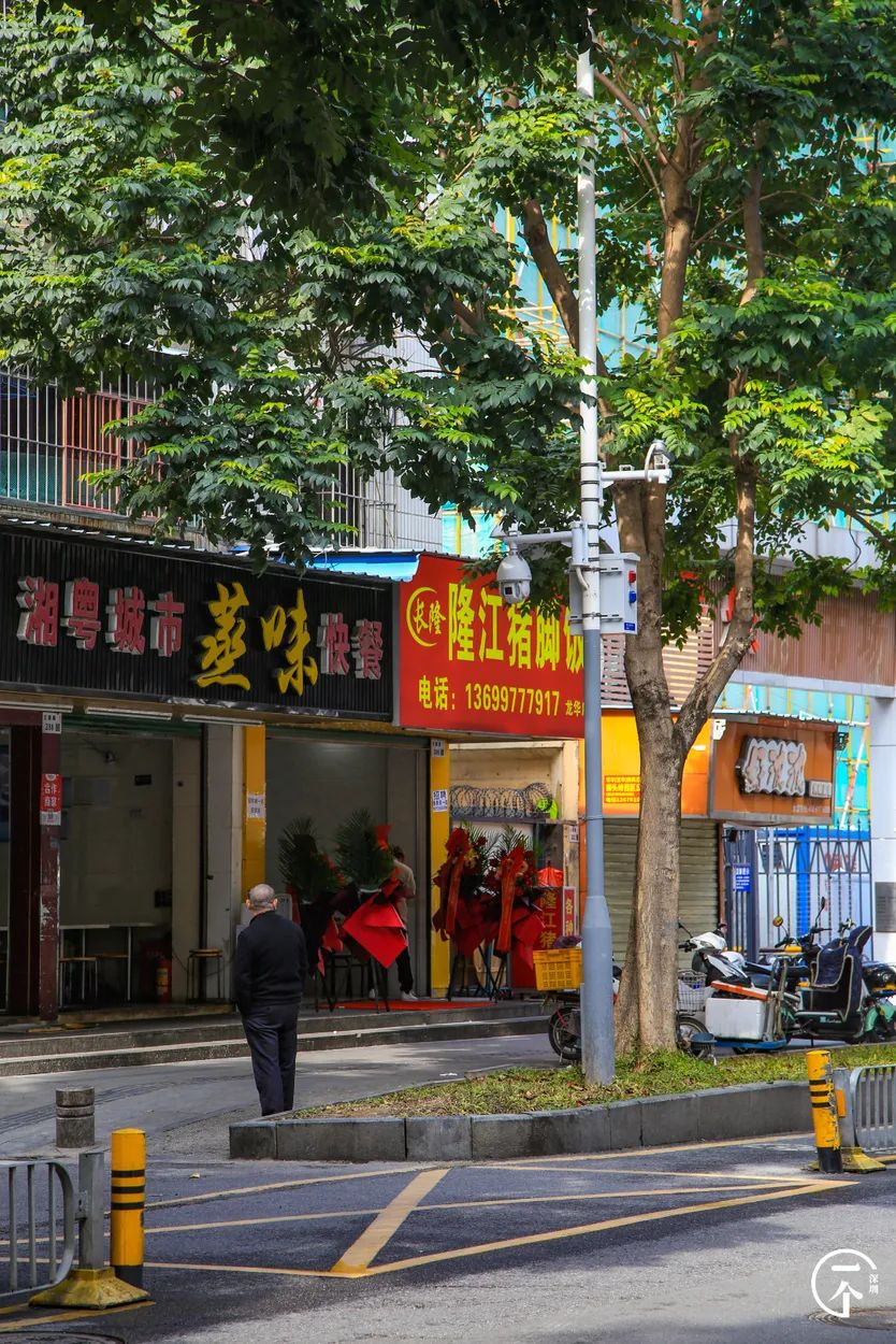 我在深圳富士康打工，月入5k，住30元旅館