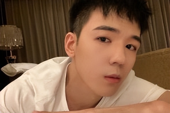 从娱乐新闻到社会新闻，这4位明星的赢家跨界通吃，3位崩了牙