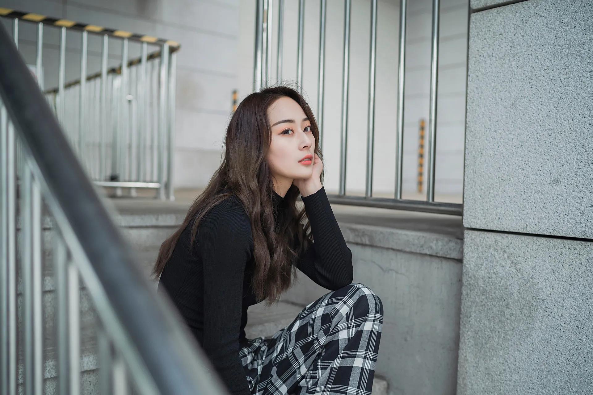 格子裤子土掉渣，错那是你不会穿，这样的混搭才是英伦格子裤