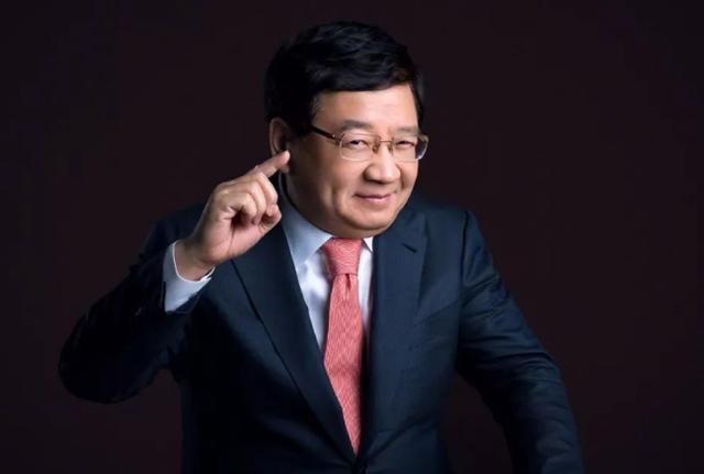 2006年,徐小平套现40亿,离开新东方,转型成为投资人,后来,徐小平在