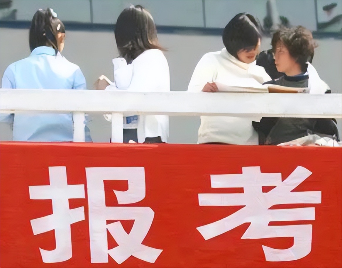 2022高考报名人数创新高，突破1100万，河南坐实“高考大省”之称