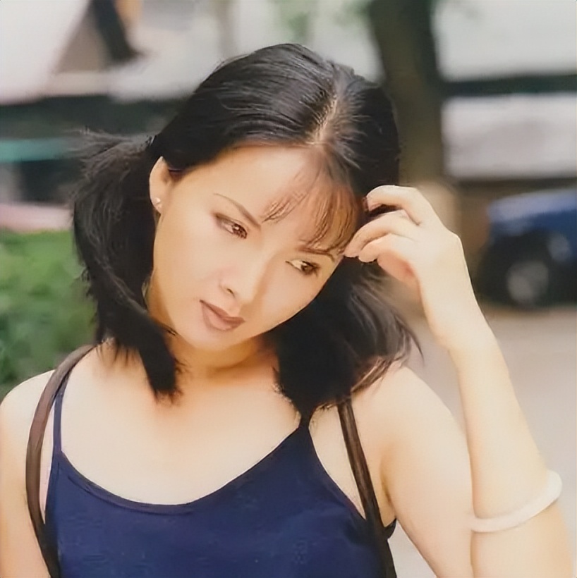 演员谢兰：和丈夫坚持丁克12年愁坏婆婆，41岁意外得子全家乐开怀