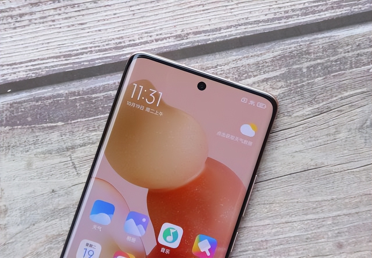 从3199元跌至2089元，12GB+256GB+曲面屏，性能比肩华为nova10Pro