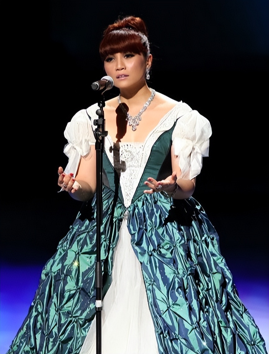 歌手朱桦图片图片