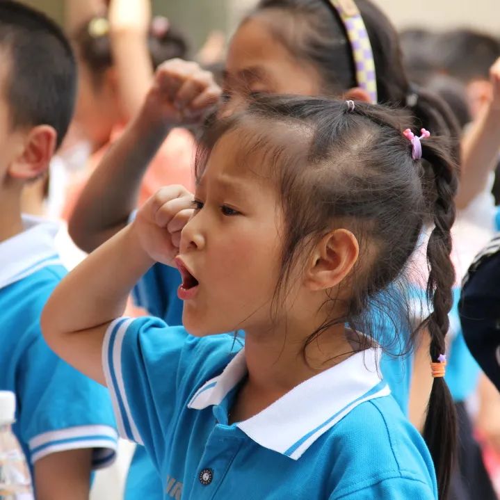 唱响中国梦，争做好少年｜双流区九江小学举行一年级入队闯关活动