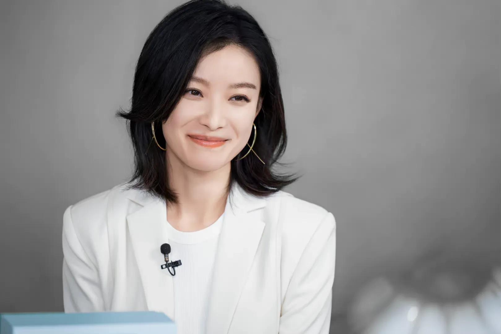 倪妮近期不同风格的穿搭