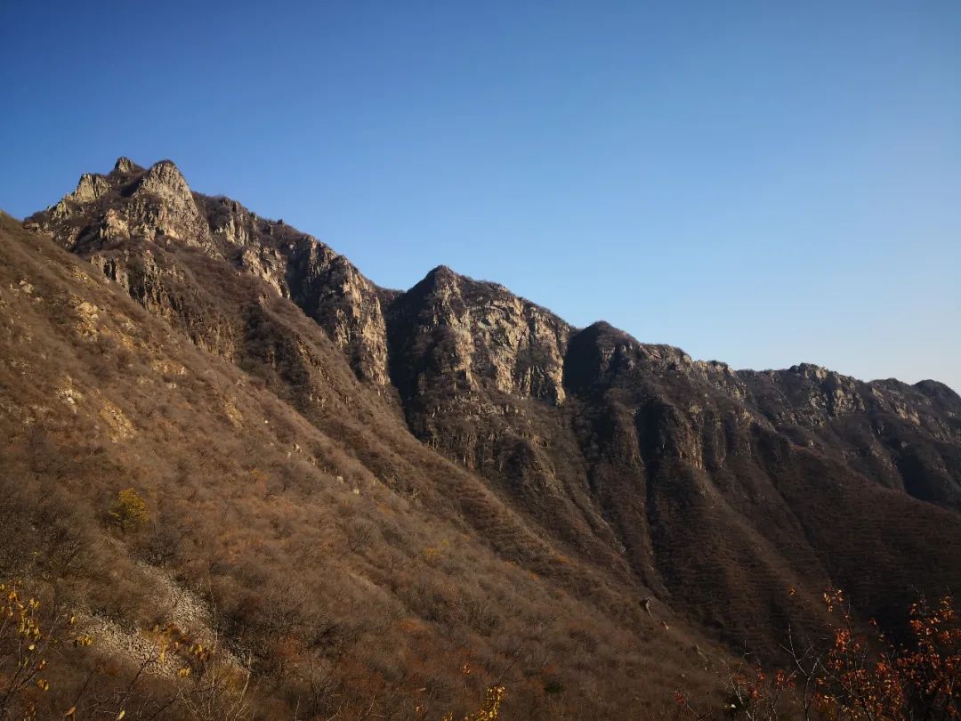 北京古代遗址 房山猫耳山顶之金陵行宫崇圣宫遗址