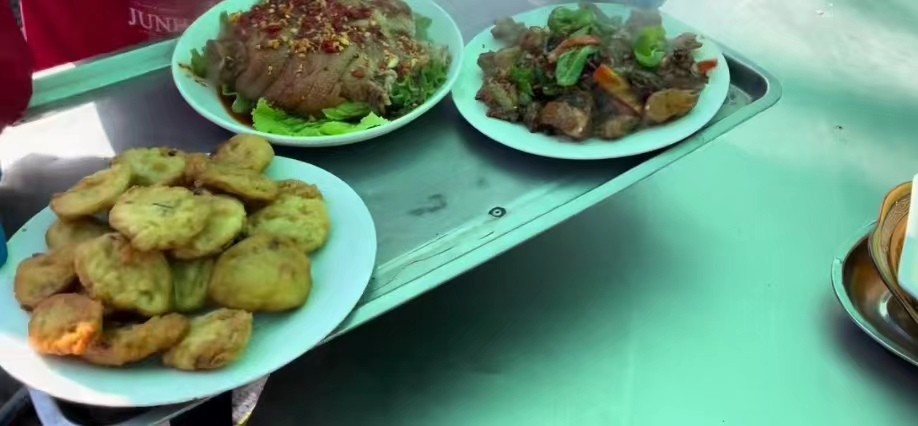 山东男子晒出农村宴席菜品，360元16个菜价格感人，个个都是硬菜