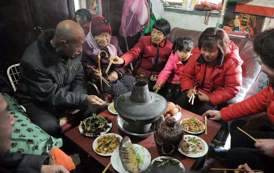 我车祸住院，弟弟妹妹都不来看望我，参加外甥的婚礼后懂了