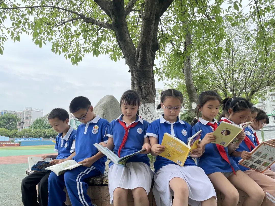 让阅读成为习惯 借书香助我成长｜走进双流区棠湖小学二年级十班