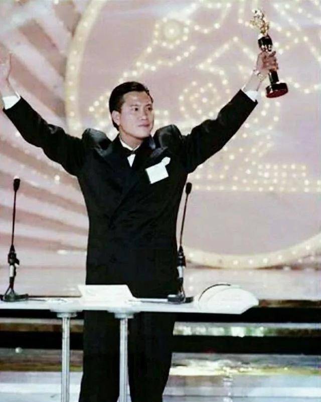 港片里“能够排进前五的黑老大”：周润发才第3，于荣光落选了