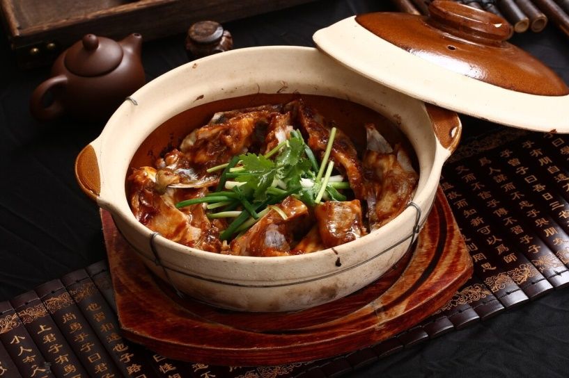 5个“大湾区哥哥”广州开大排档，3菜1汤1600元，能卖出去吗？