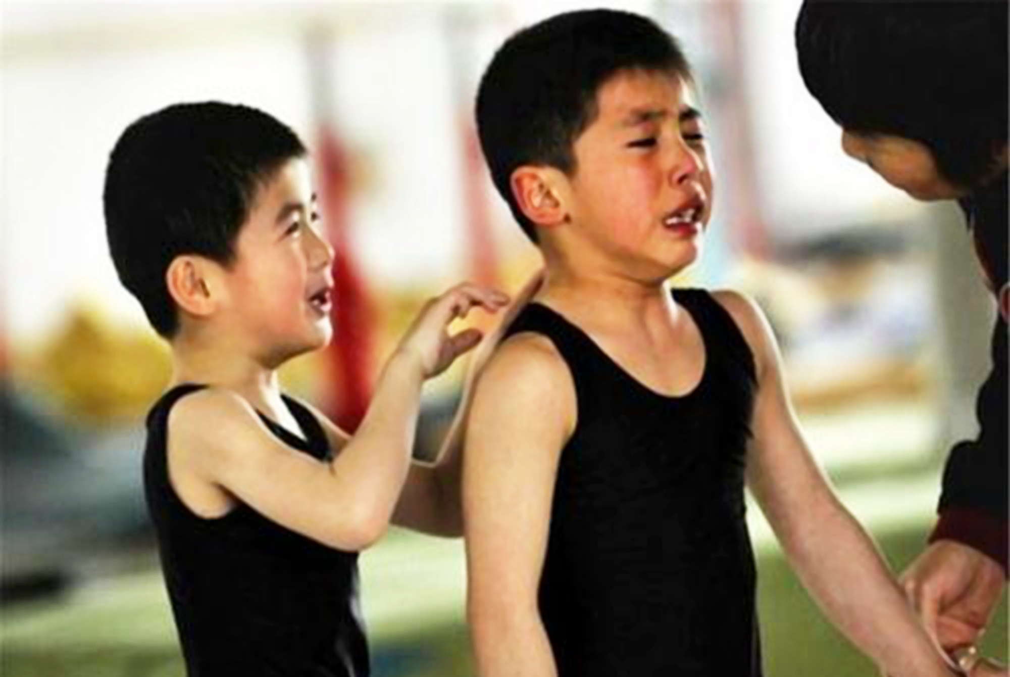 孩子遭受到“校园欺凌”时，父母的反应很关键，3句话别对娃说