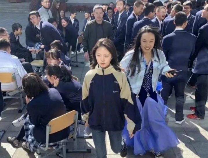 赵今麦高中素颜照曝光，曾就读沈阳名校，“学霸人设”遭质疑