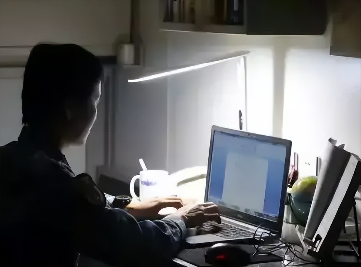 中山大学女博士韦慧晓，放弃年薪百万的职位，成为海军首位女舰长