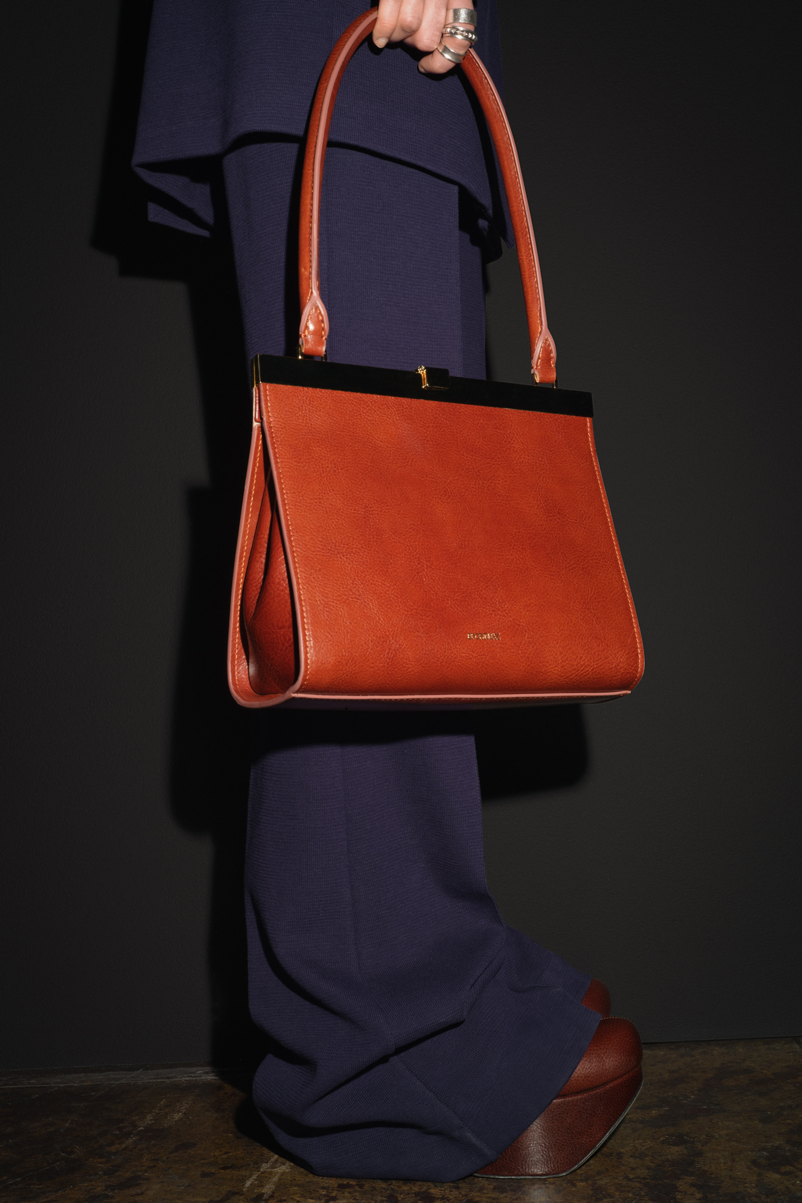 包你满意：秋冬出街必备时尚单品