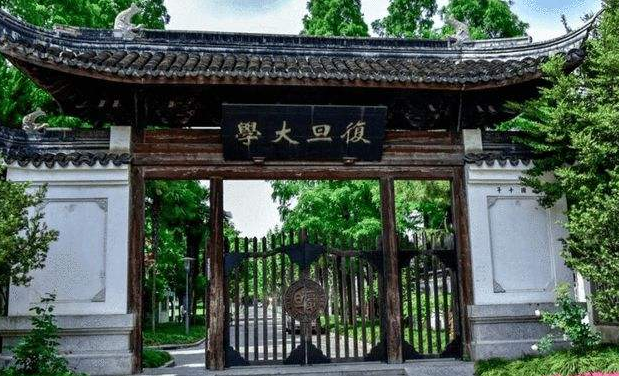 我国“百强大学”大调整，浙江大学无缘前3，上海交大跌出前5