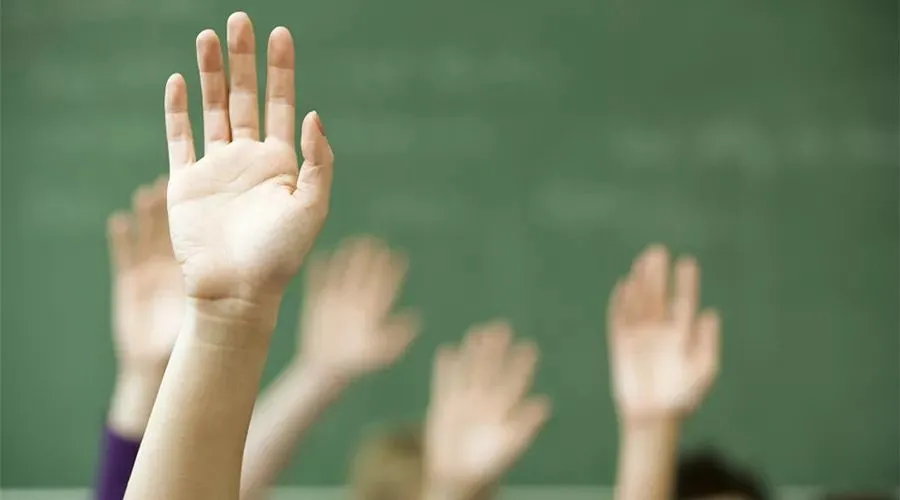 一节课如何在情境中不断解构，落实思维能力的进阶训练？