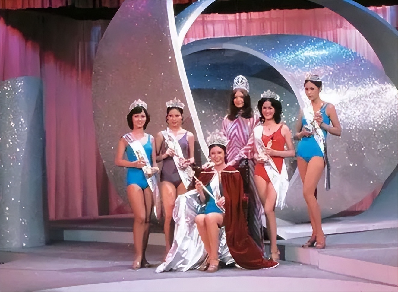 67岁首届港姐冠军近况曝光，赵雅芝曾是她劲敌