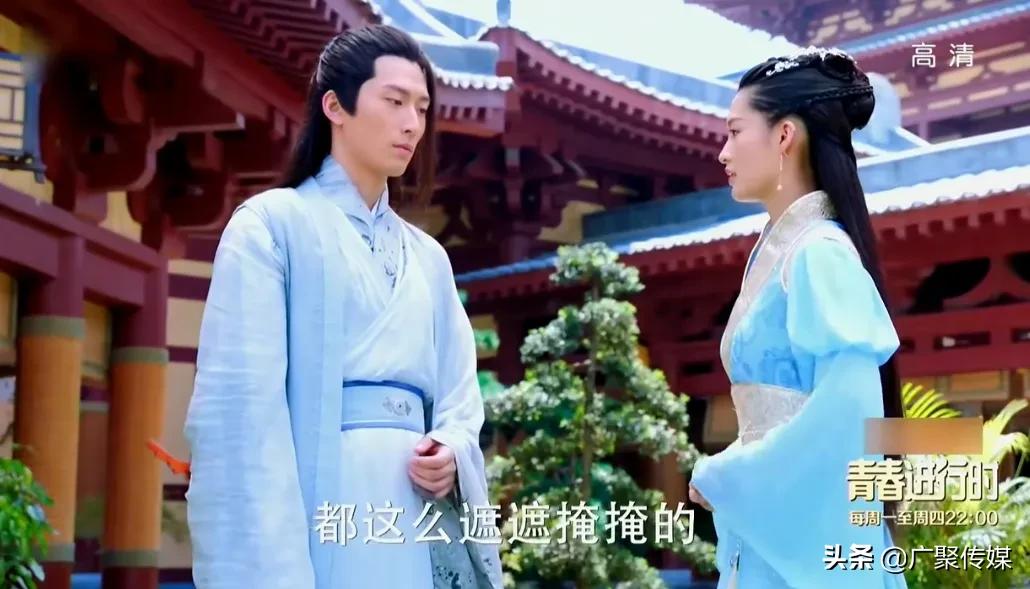 电视剧《楚乔传》：燕洵正在练剑，淳儿偷偷观看结果被燕洵发现了