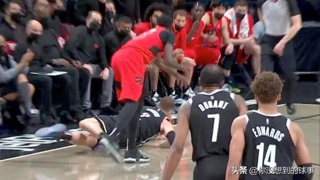 nba有哪些感动的救球(历数NBA中经典飞身救球镜头，格里芬就此重回轮换阵容)