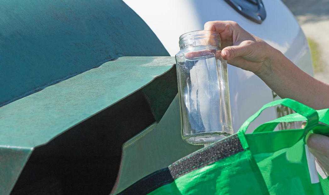 �о����֣�����ƿ�����4��������ƿ��Σ���������ͽ����������