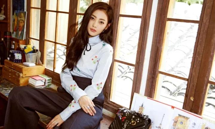 看似高冷却极好相处的反差女星