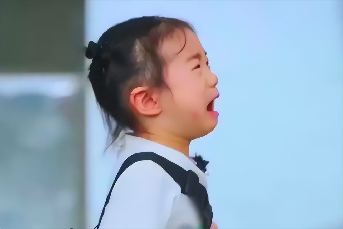 父母好好说话多重要，男孩要求妈妈向自己道歉，并不是无理取闹