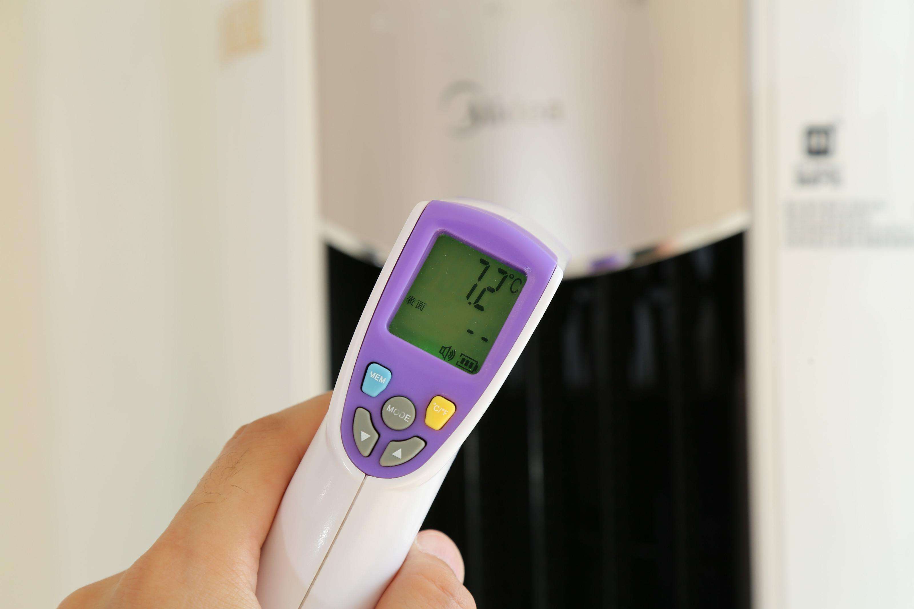 空調(diào)制冷差，未必是缺氟；別再被維修工忽悠了，自己動手就能解決